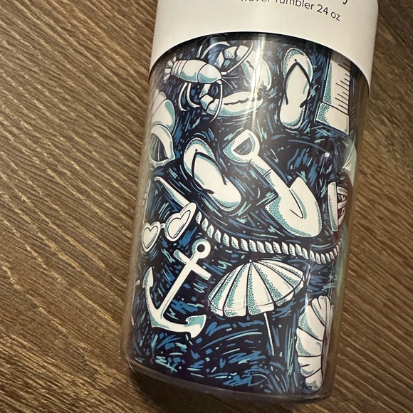 Vera Bradley 24oz. Double Wall Tumbler with Straw Pattern Shore Enough - Picture 3 of 6